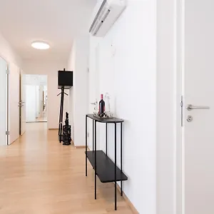 https://mar-suite-apartments.vienna-besthotels.com