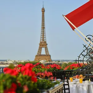 Plaza Athenee - Dorchester Collection Hotel Paříž